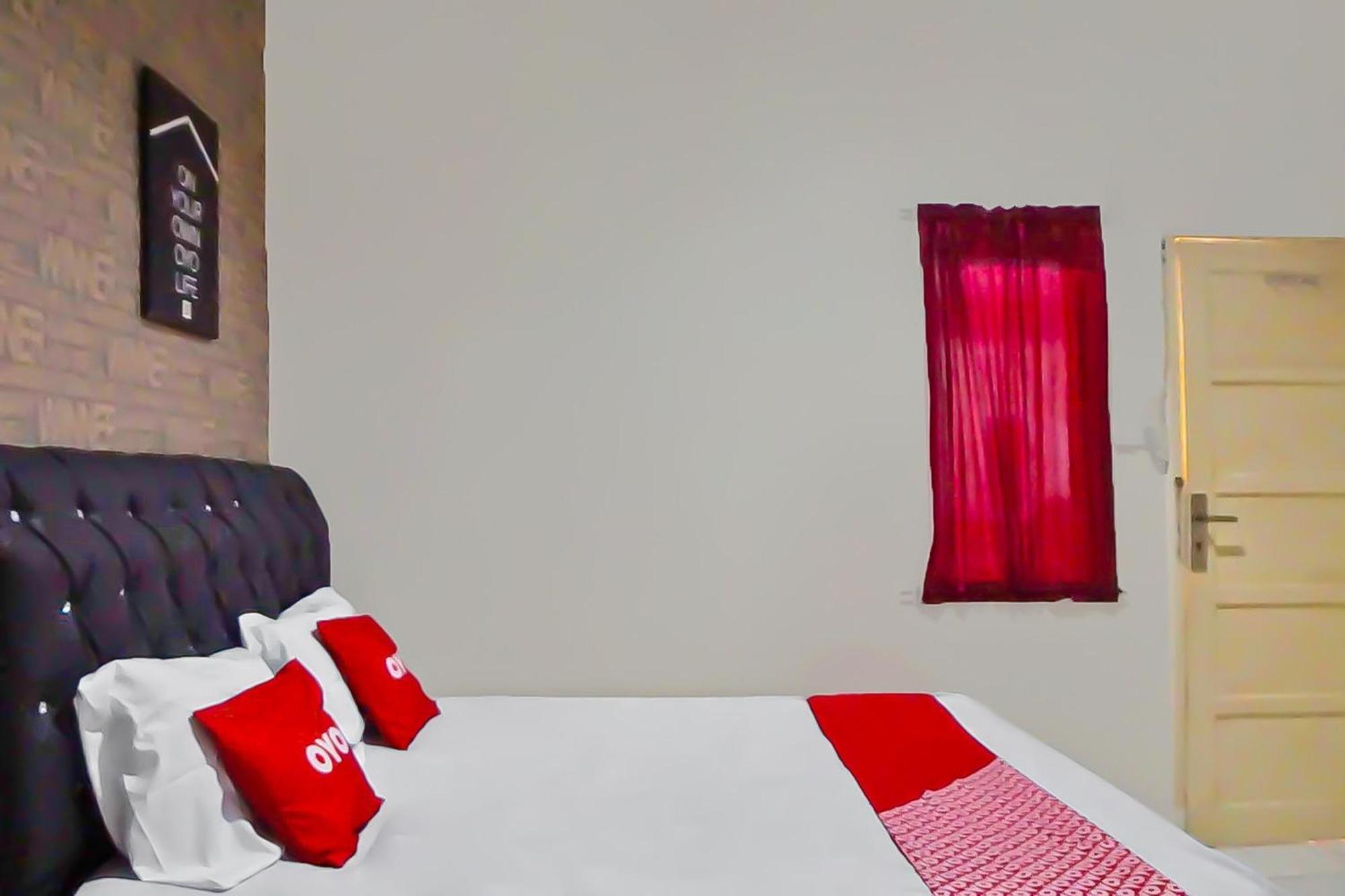 Oyo 92342 Hotel Batik Traveller เมดาน ภายนอก รูปภาพ